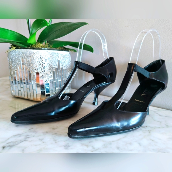 Prada Black T-Strap Kitten Heels| Size 39 EU (9) | With Prada Shoe Bag (EUC) - Picture 4 of 15